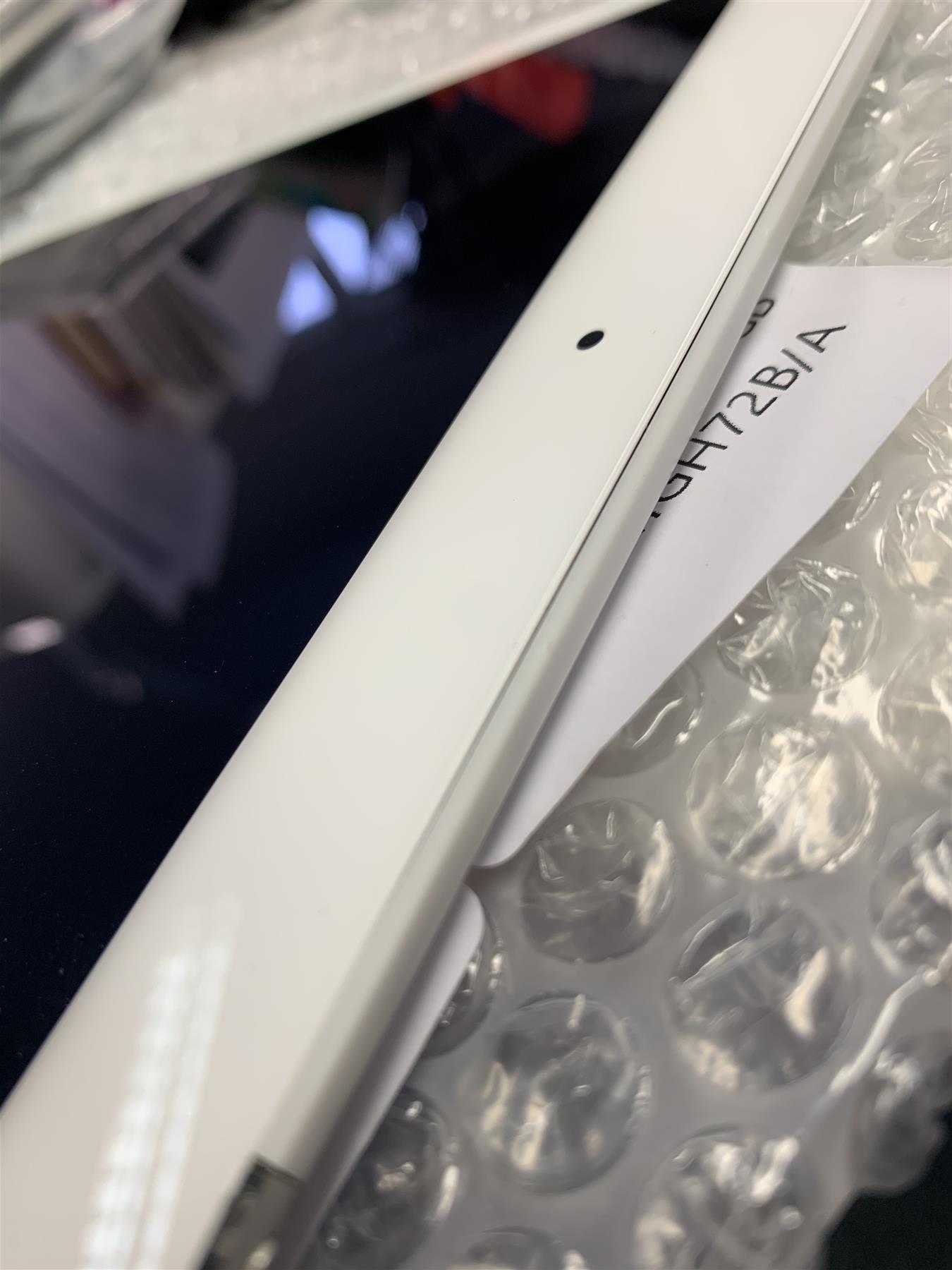 Apple iPad Air 2 64GB WiFi 4G  Silver Unlocked - Used