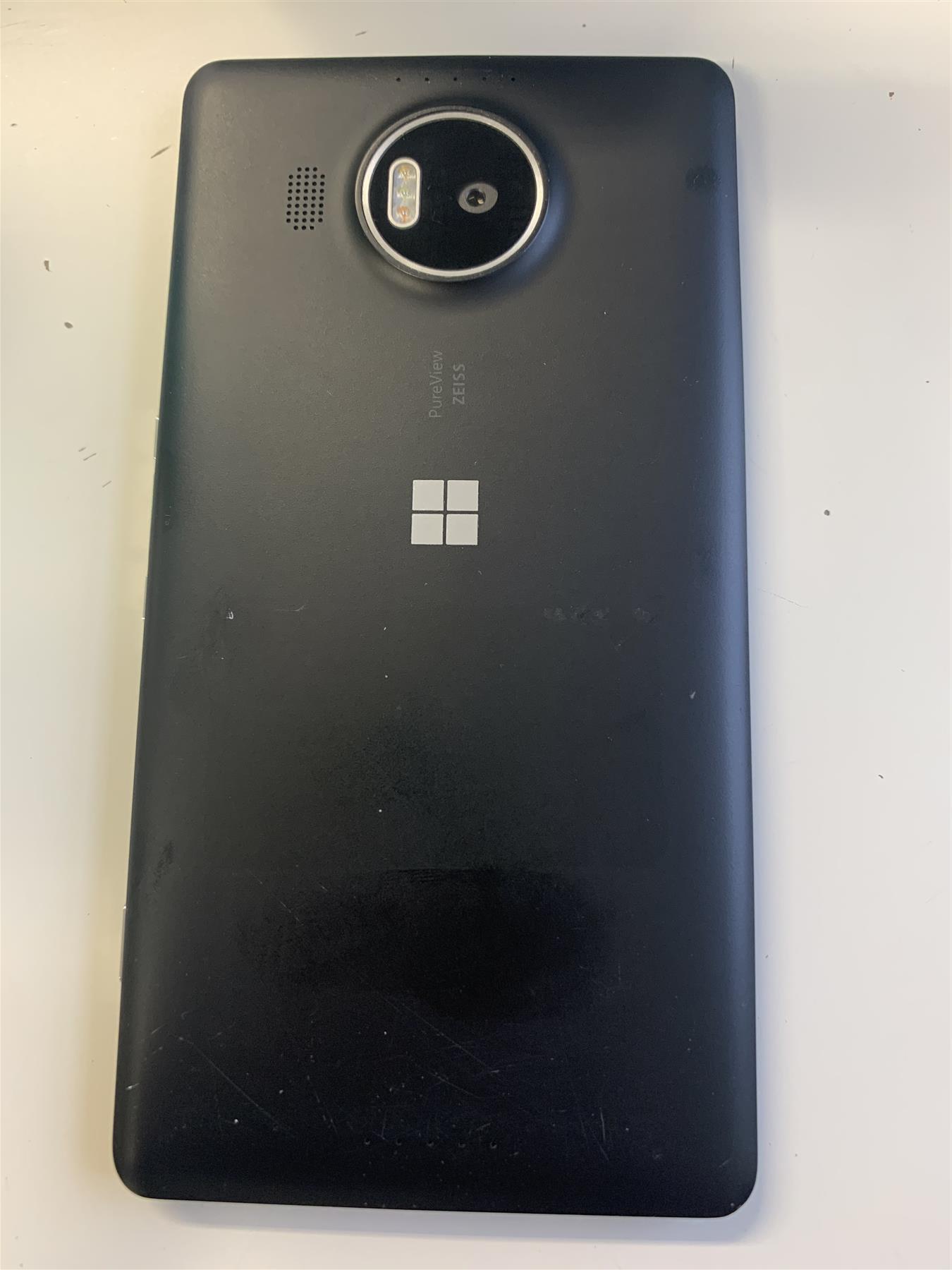 Microsoft Lumia 950 XL 32GB Black Unlocked - Used